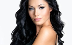 两个人一前一后有力的